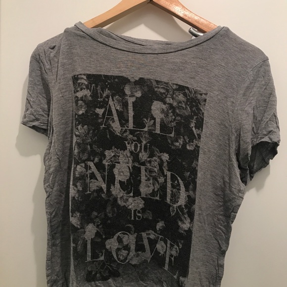 Gray t-shirt from American Eagle - Picture 1 of 2